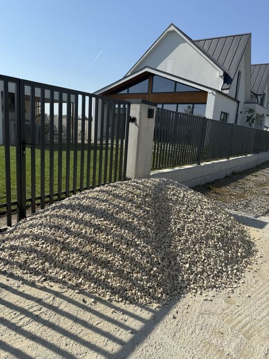 Piatra decorativa alb crem din calcar