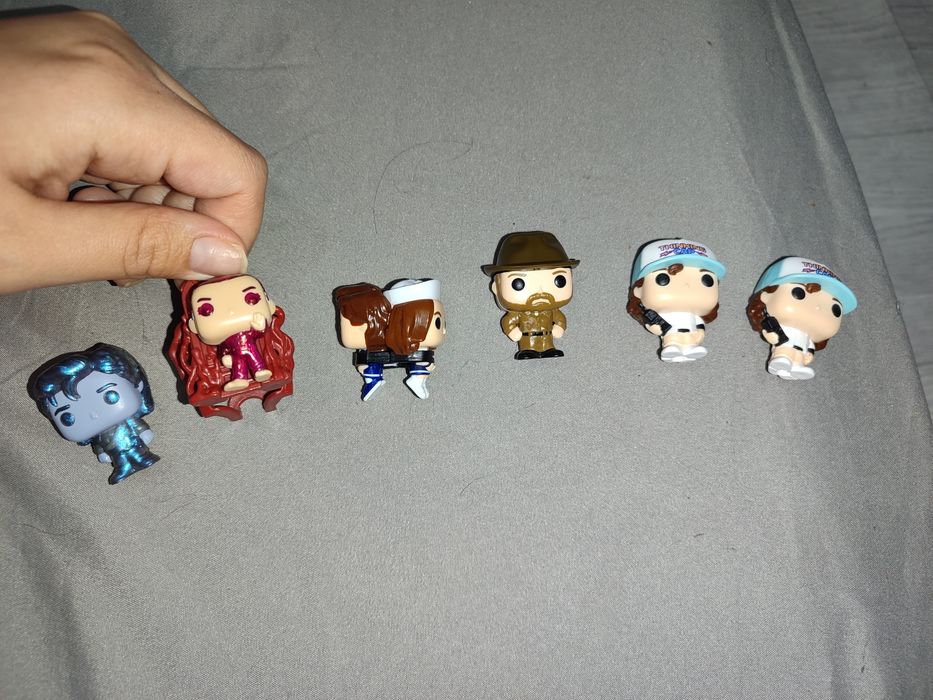 Продам Киндер stranger things