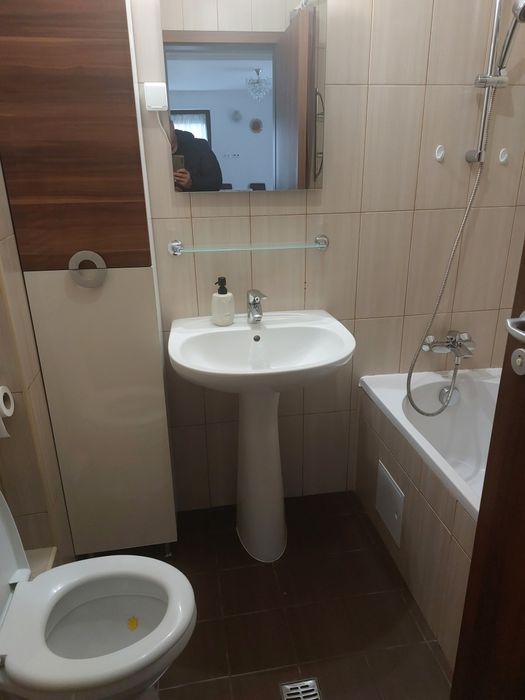 Inchiriez apartament 2 camere în  cartier Evocasa Ploiești