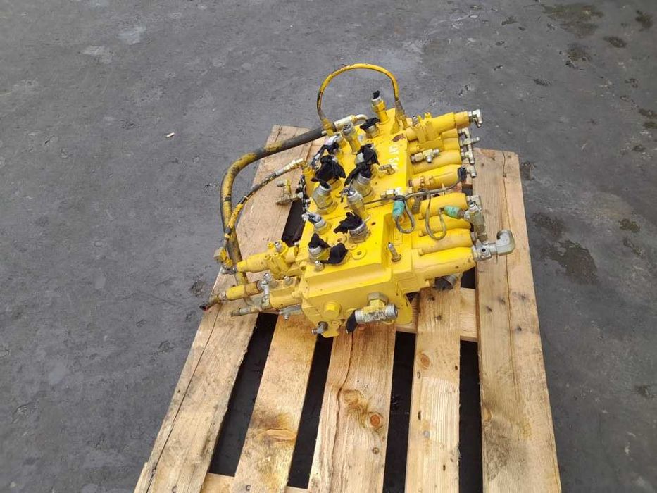 Distribuitor hidraulic KMX13SA excavator Caterpillar 315 , 317