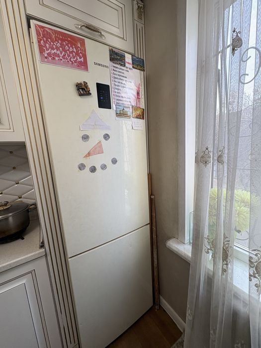 Холодильник самсунг! В отличном состоянии 100 тысяч