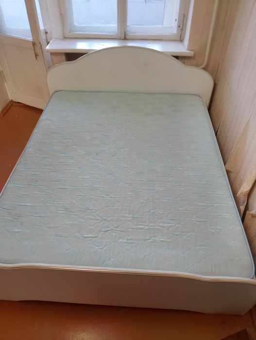 Продам кровать 2 х спалку с матрасом