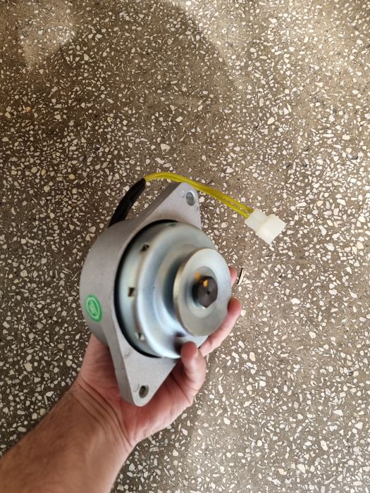 Alternator Yanmar F17 F18 F20 F22 F24 F32 F46 F195 FX26 FX28 FX32 FX42