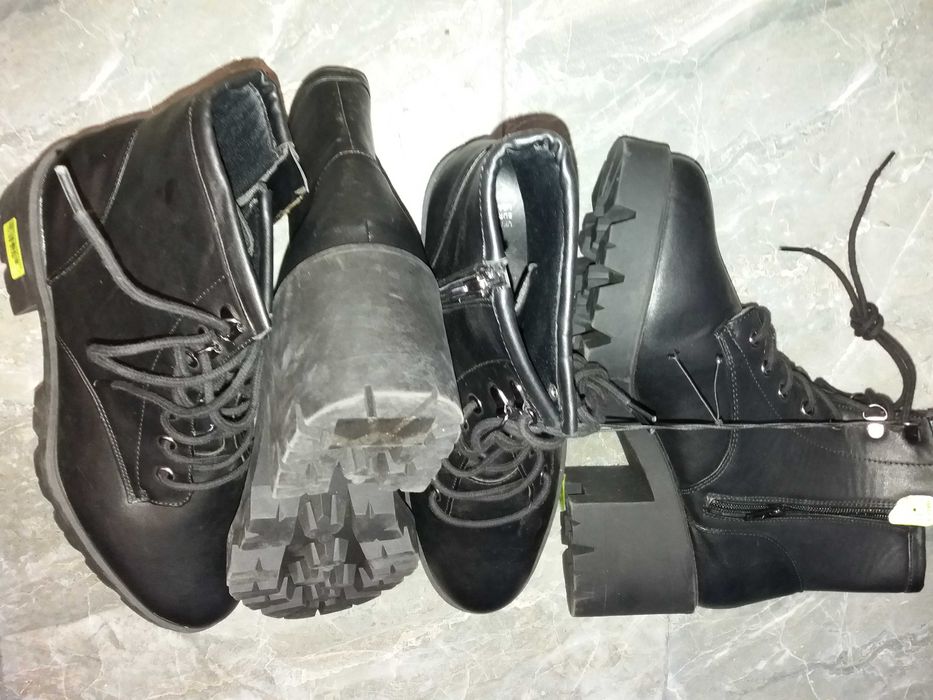 Bocanci ghete cizme piele negre maro nr 36 37 38 41 42 Pret 40 lei.
