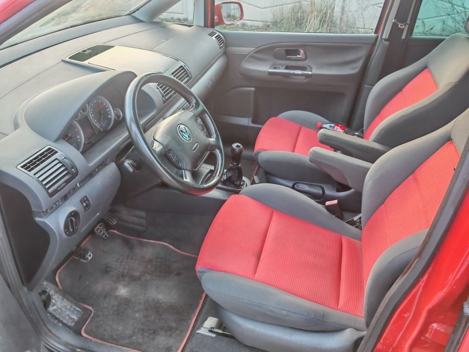 Vând Volkswagen Sharan 1.9 TDI 6+1 TREPTE