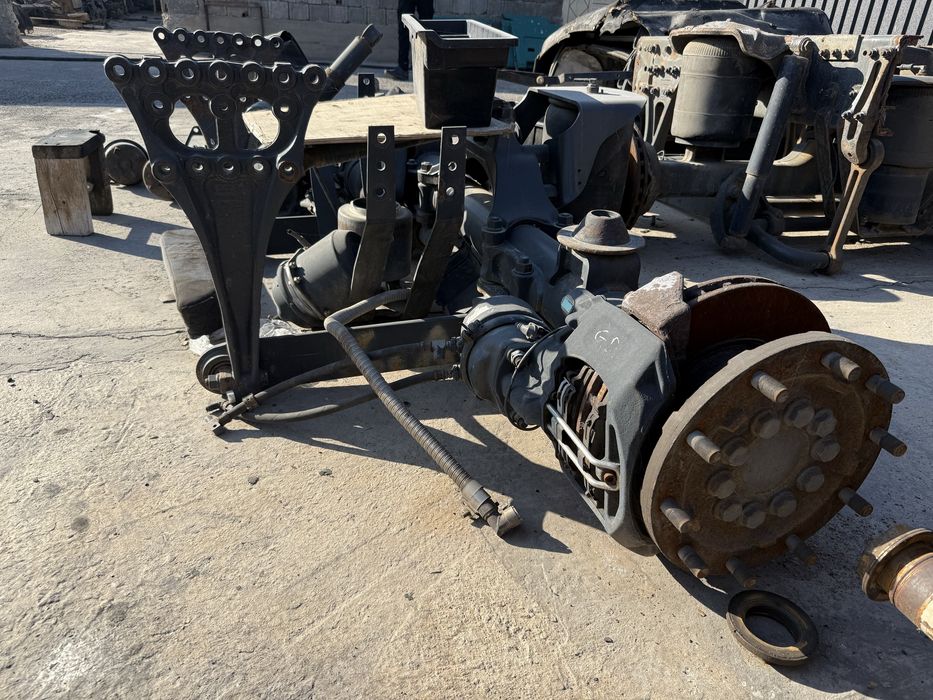 Ленивец Mercedes Daf Man Volvo