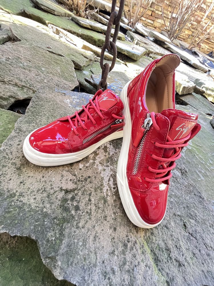Луксозни лачени кецове Giuseppe Zanotti