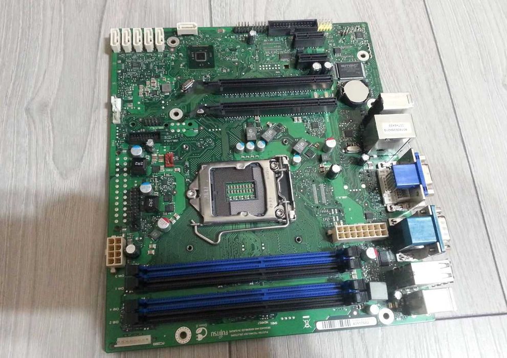 Placa De Baza Fujitsu Esprimo P920,4xDDR3,Socket 1150