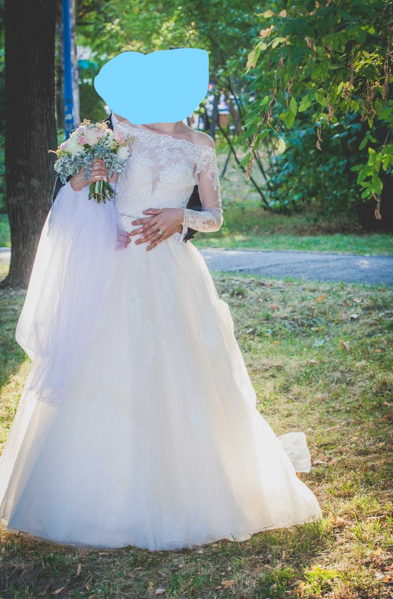 Vand rochie de mireasa