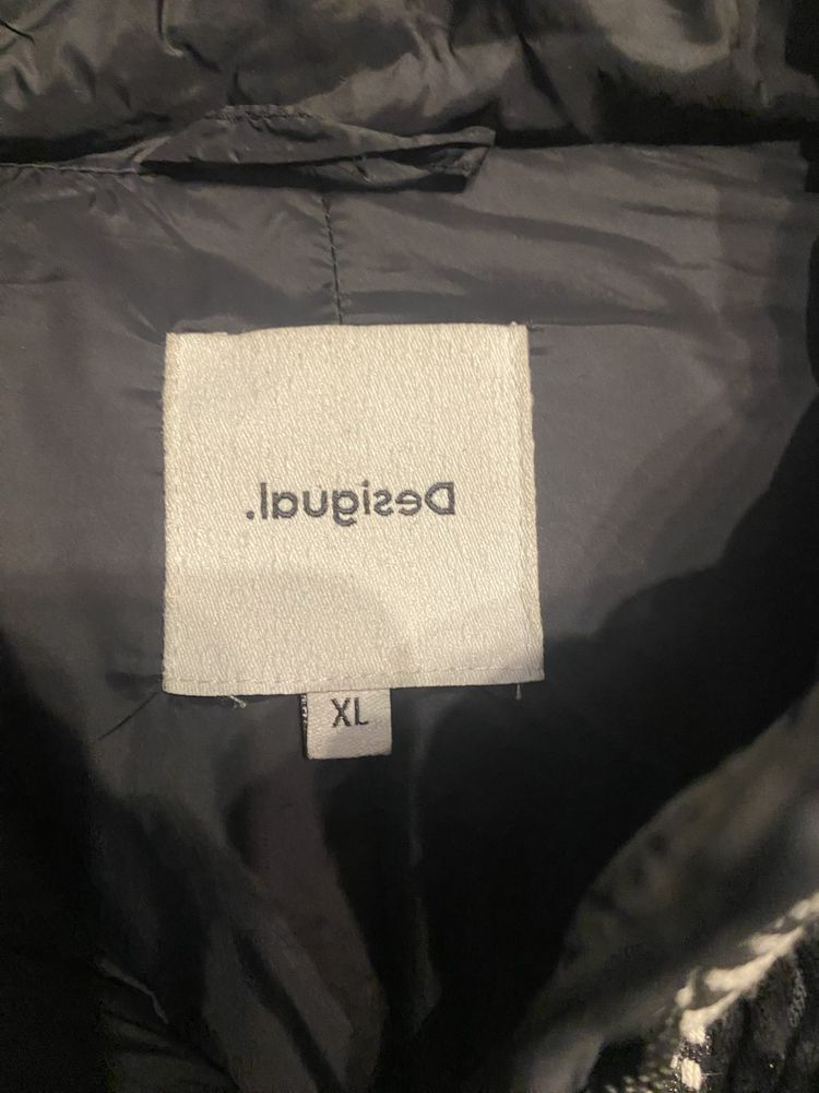Черно яке Desigual