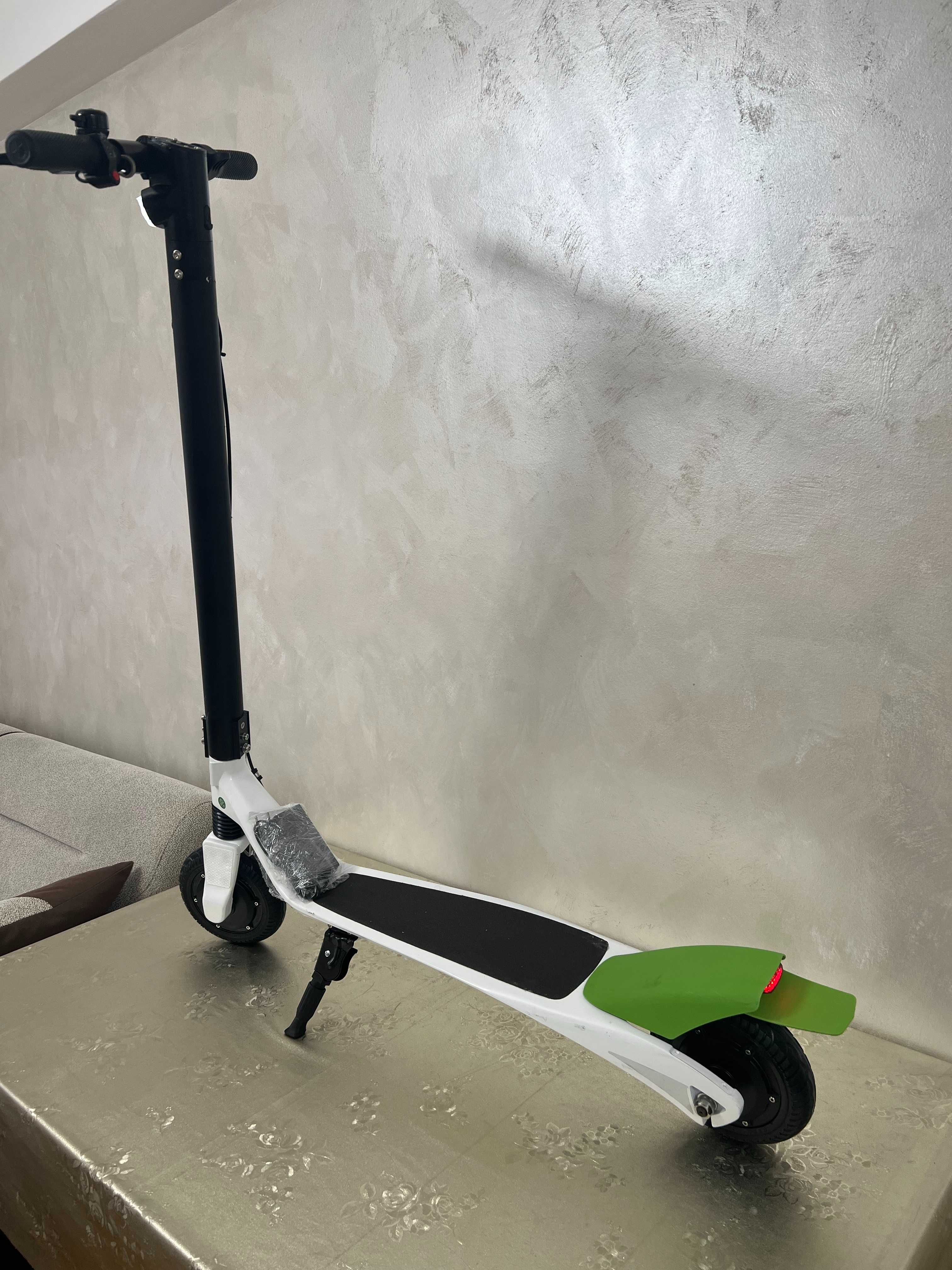 Чисто Нова Електрическа Tротинетка/Скутер - SEGWAY KickScooter SH