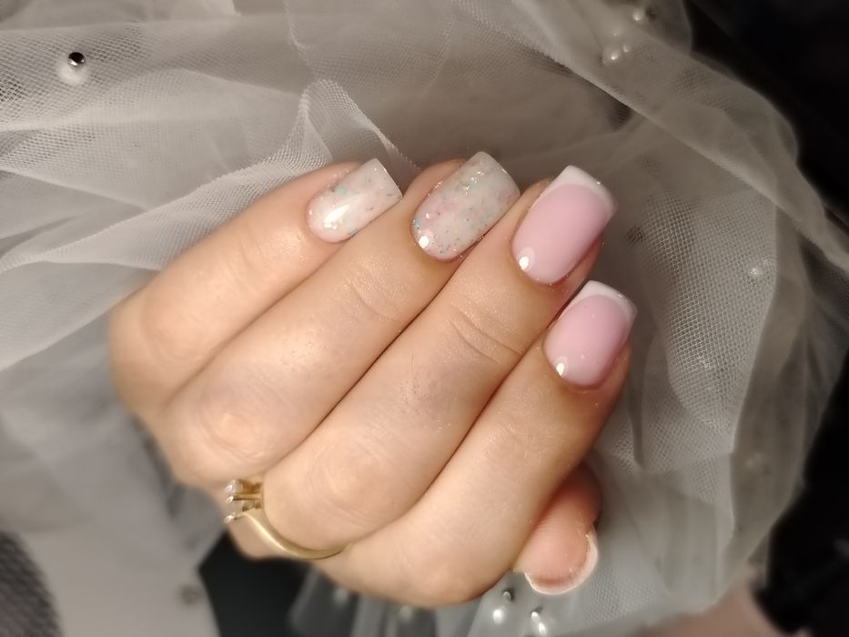 Manichiura pedichiura semipermanentă