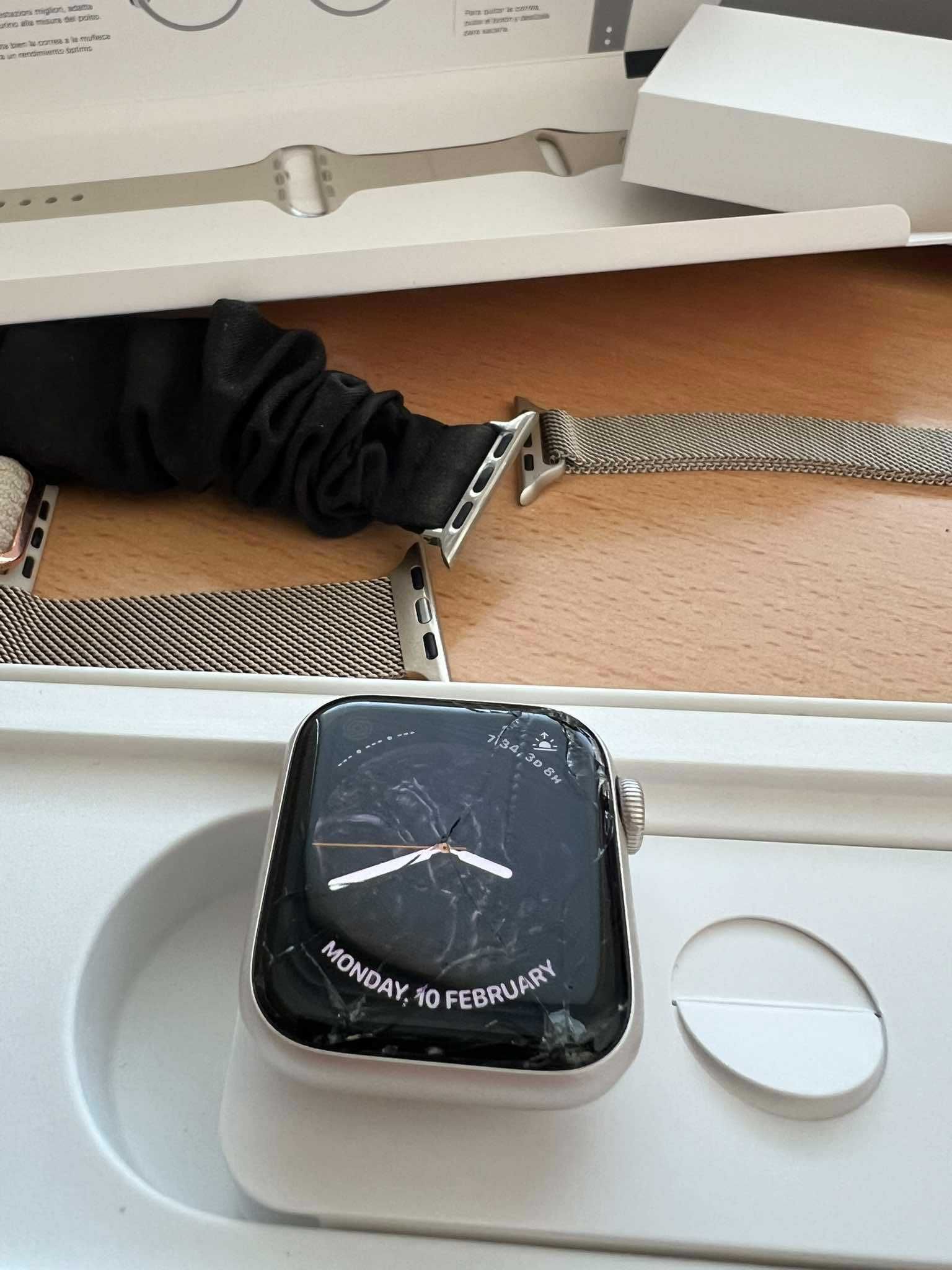 Apple Watch SE (2nd Gen) 40mm