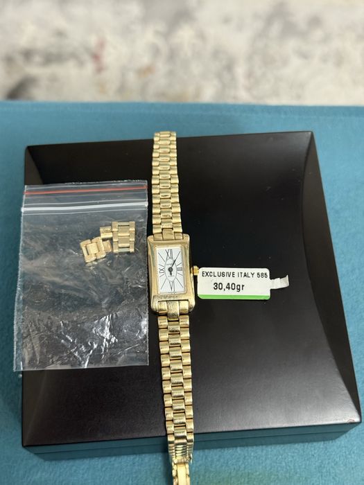 Часы Jeneve. 30,40 гр