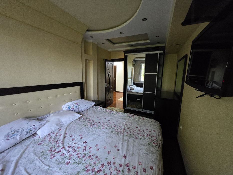 Продается 2-х комнатная Юнусабад Ц-5 ресторан На Небе