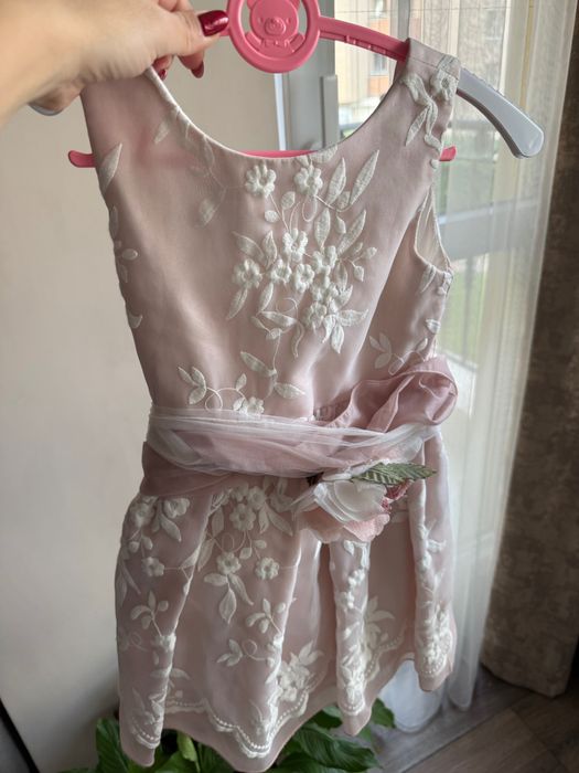 Прекрасна рокля за повод