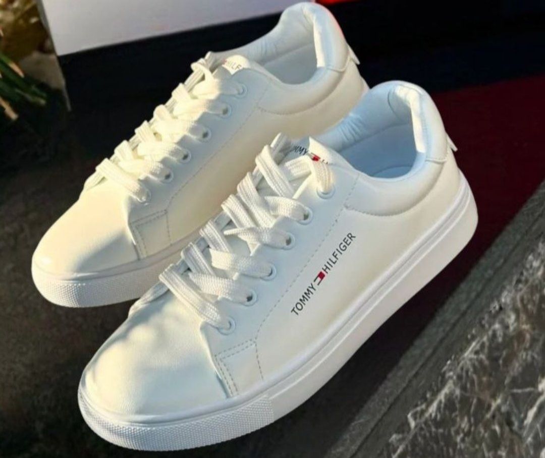 Erkaklar uchun krossovka TOMMY HILFIGER, Razmer 43 yengi
