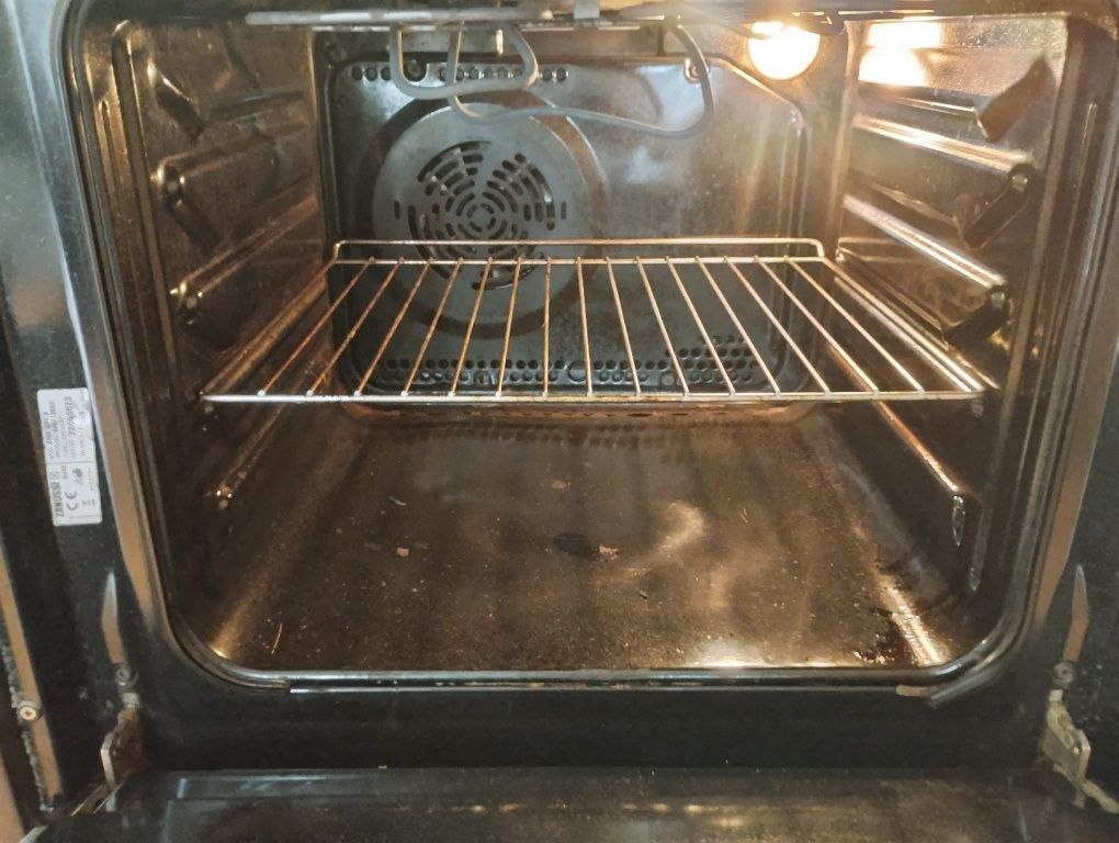 Продавам фурна за вграждане ZANUSSI
