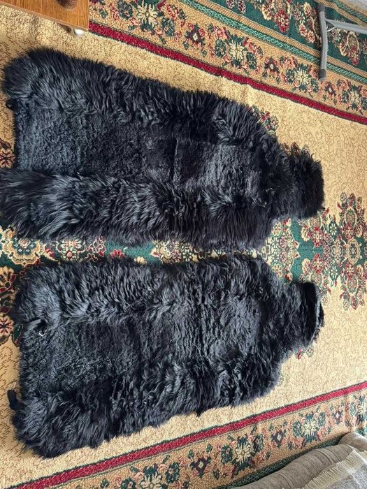 продам комплект- натуральные меховые накидки-чехлы