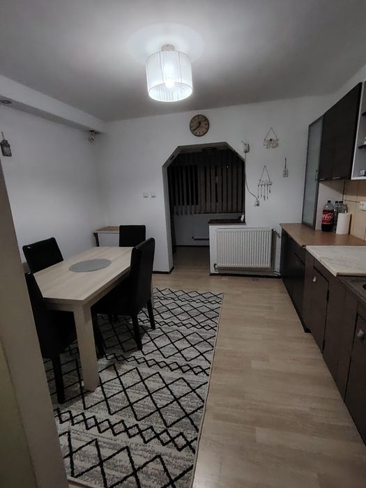 Inchiriez apartament 2 cam zona Modern