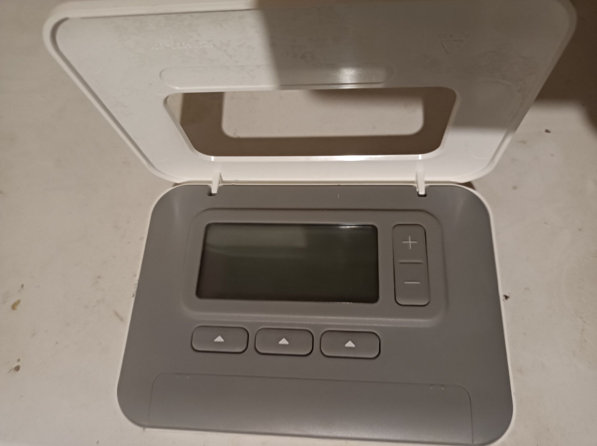 Termostat digital cu fir programabil T3