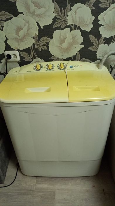 Машинка полуавтомат. 5 кг, в хорошем состоянии.