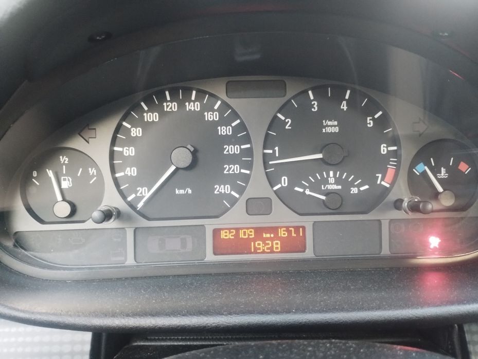 BMW E46 318i facelift,БМВ