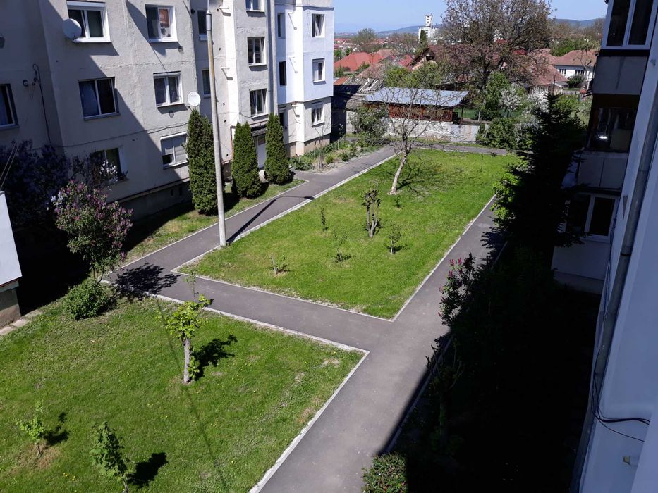 Închiriez Apartament 3 camere în Sângeorgiu de Mureș