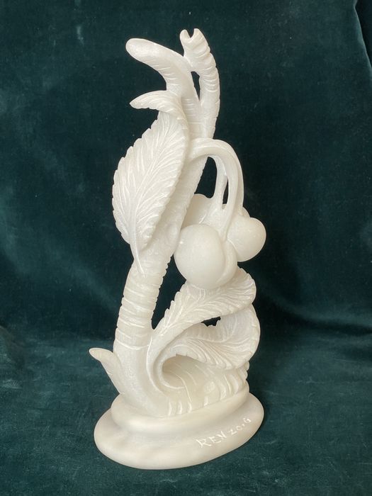 Statueta din alabastru, semnată. Italia