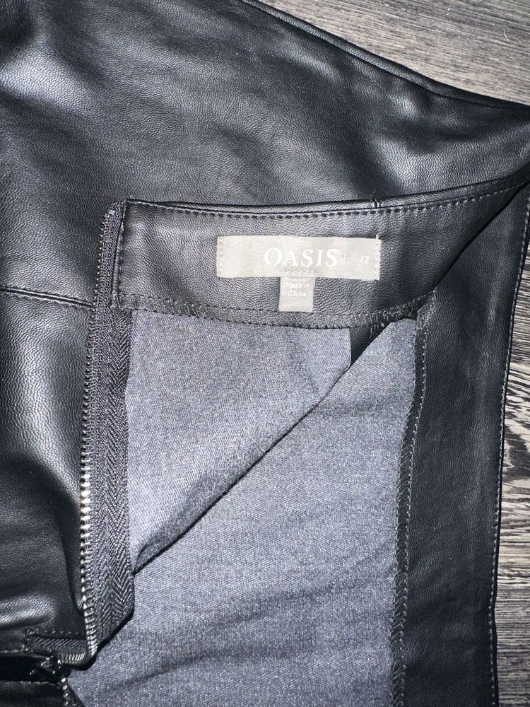 Кожени поли H&M и OASIS 40р-р