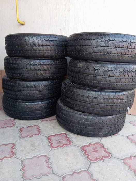 продам 215/ 70R 15C