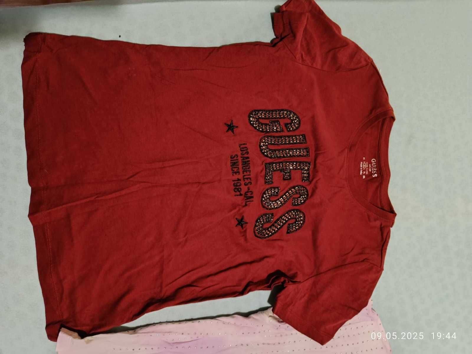 GUESS оригинална дамска тениска в супер състояние!