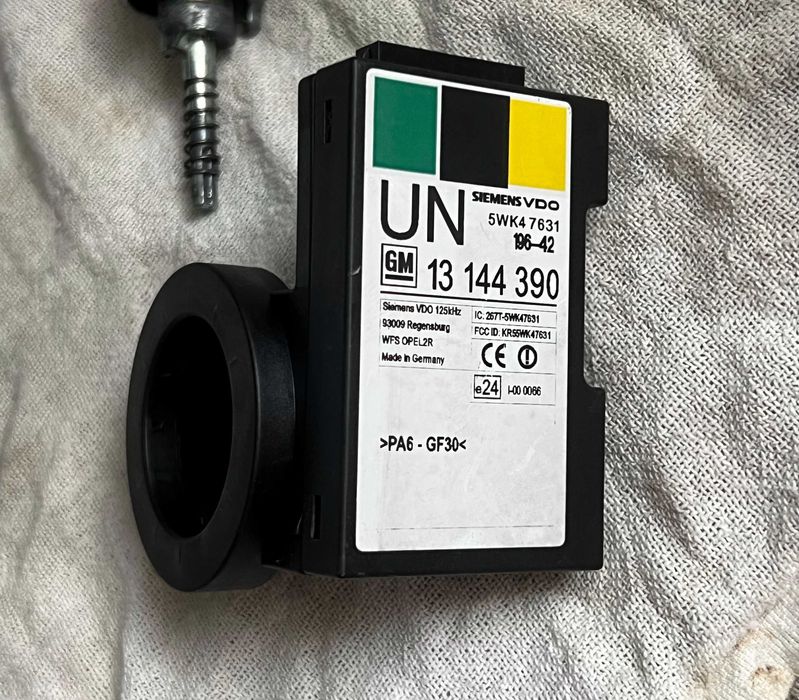 Set contact cheie modul imobilizator Opel Astra H Zafira Tigra Corsa
