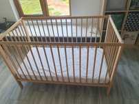 Patut bebelusi din lemn  60×120  cu saltea