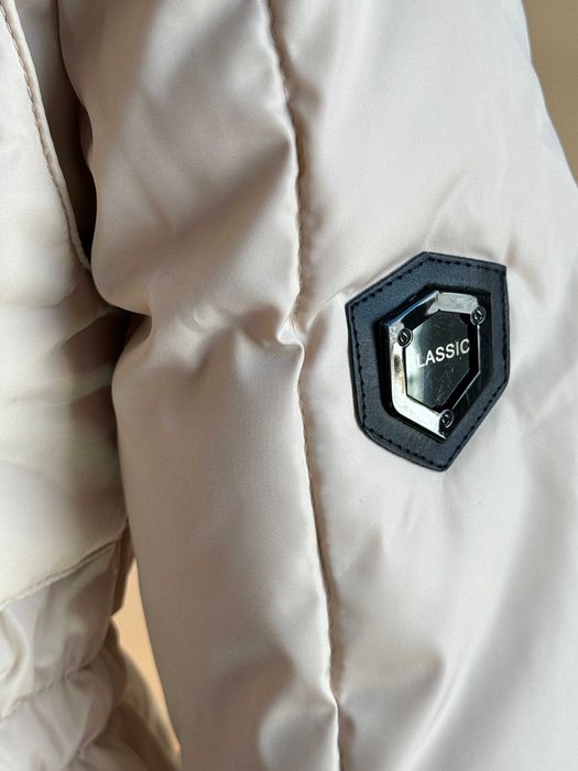 Geacă damă bej cu guler din blană artificială