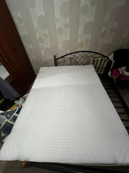 Срочно продам кровать+матрас