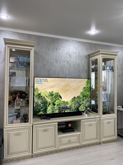 Продам горку в гостиную