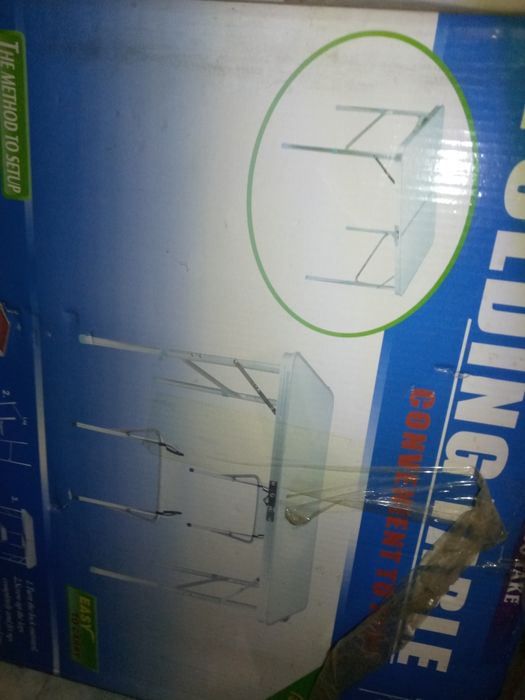 Стол раскладной без стульев, поверхность коричневая