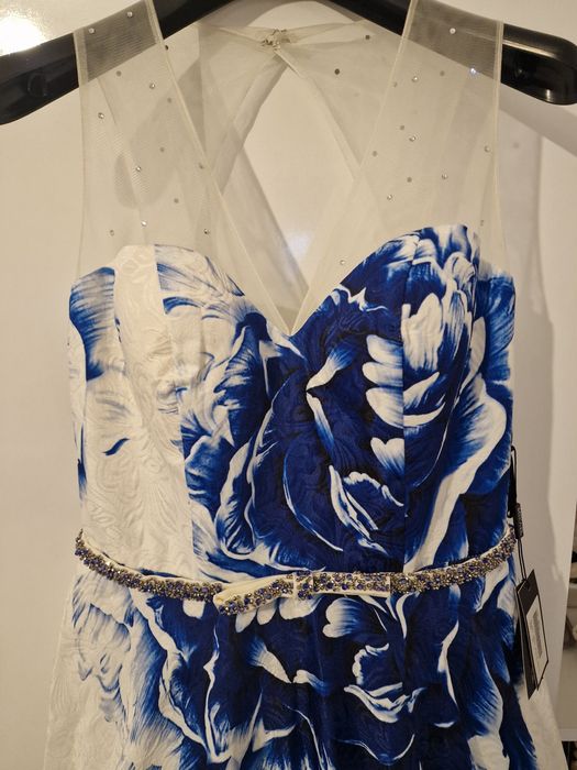Vand rochie ocazie