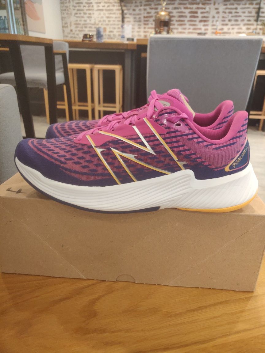 New Balance Fuelcell Prism V2 номер 40.5