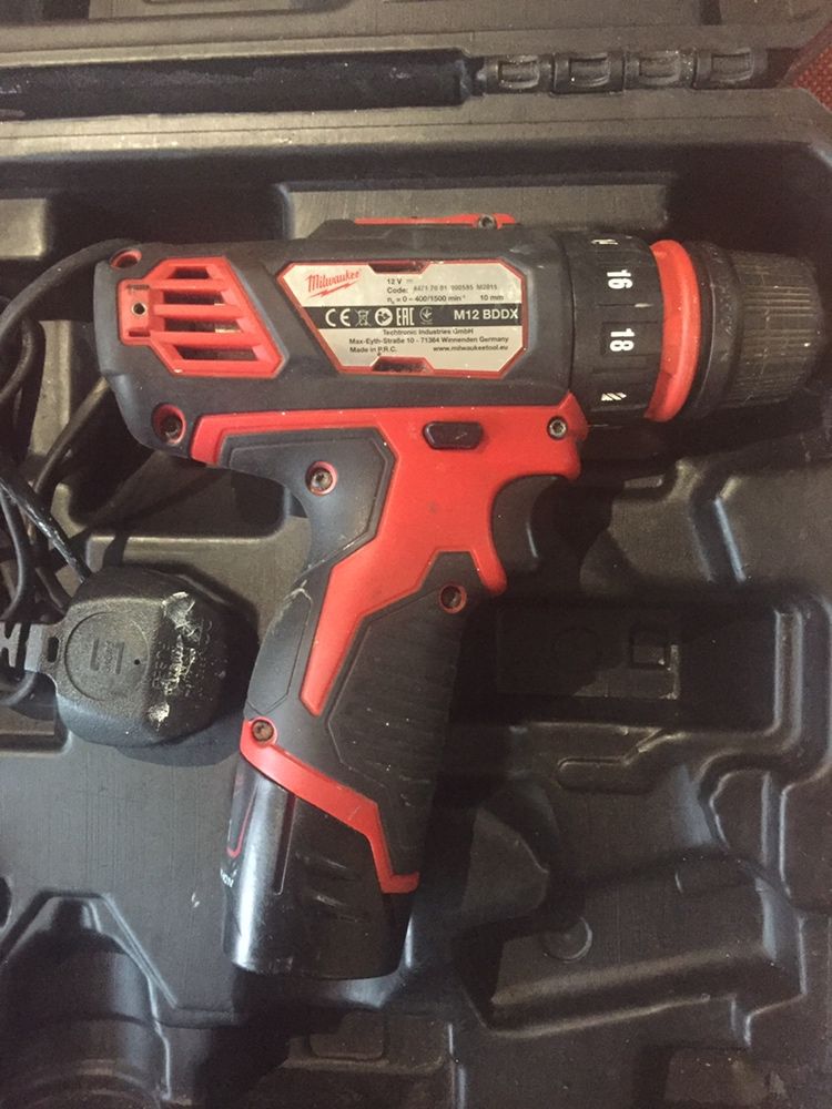 Milwaukee M12 BDDX/винтоверт с три бързо сменяеми глави/+зарядно в куф