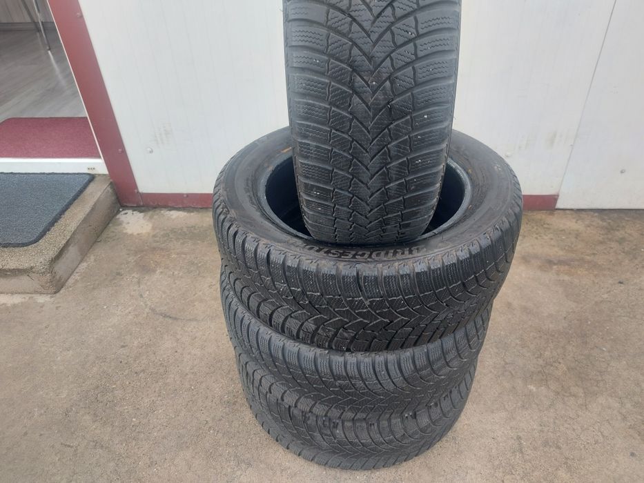 125 lei bucata! Set anvelope M+S/IARNA 205 55 16 Bridgestone