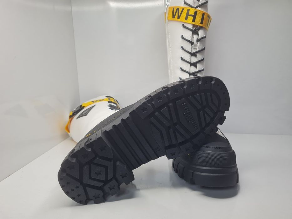 Ботуши Dockers 

Чисто нови с кутия.

Размер 37 стелка 23.5 см.

Цена