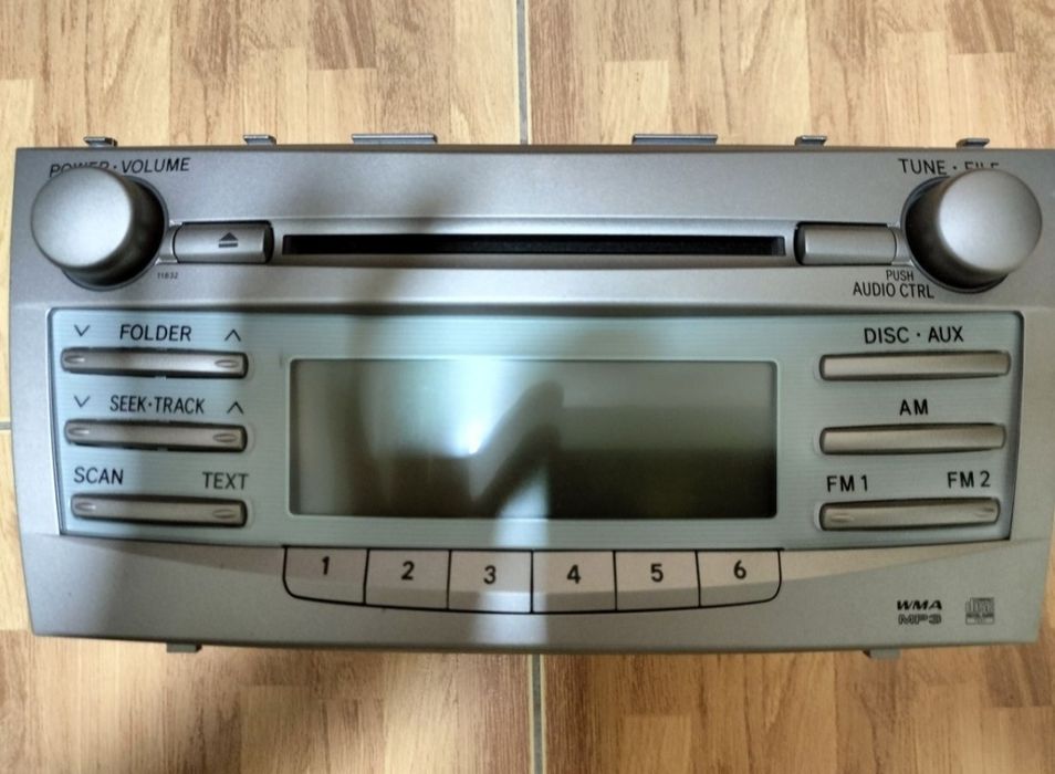 Автомобильная фирменная магнитола