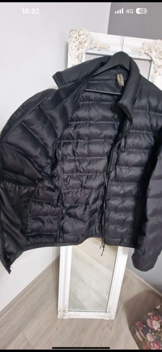 Vând geacă fâș marca Pull&Bear