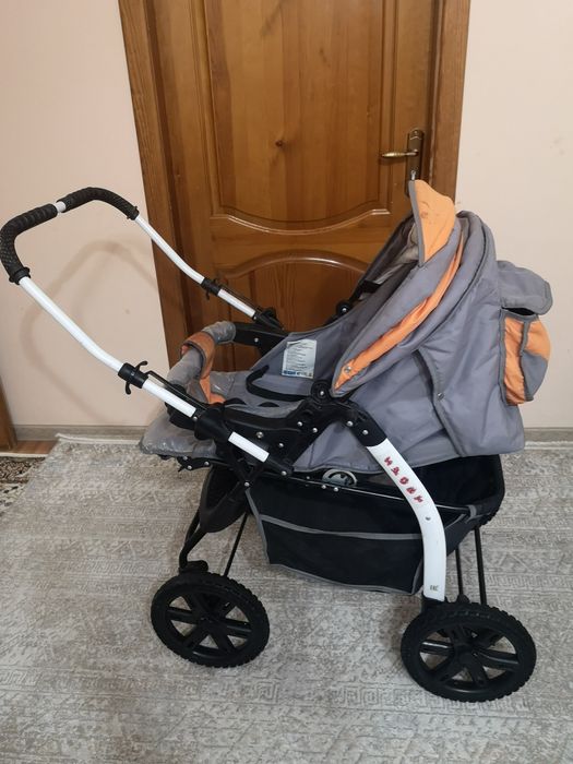 Коляска в хорошем состоянии