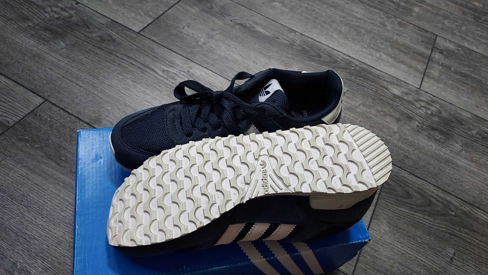 Маратонки adidas zx 700 j
