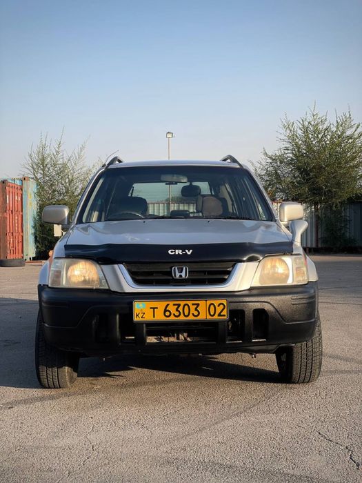 Автомобиль Honda CR-V