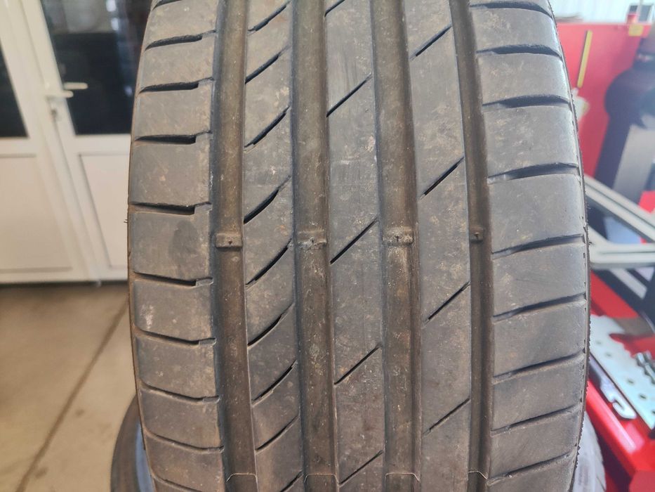 2бр.летни гуми 225/45/18 Kumho