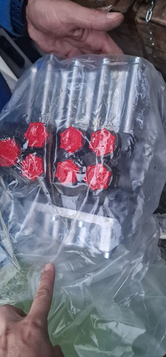 Distribuitor hidraulic pentru tractor universal U650 cu 3 manete Ucrai